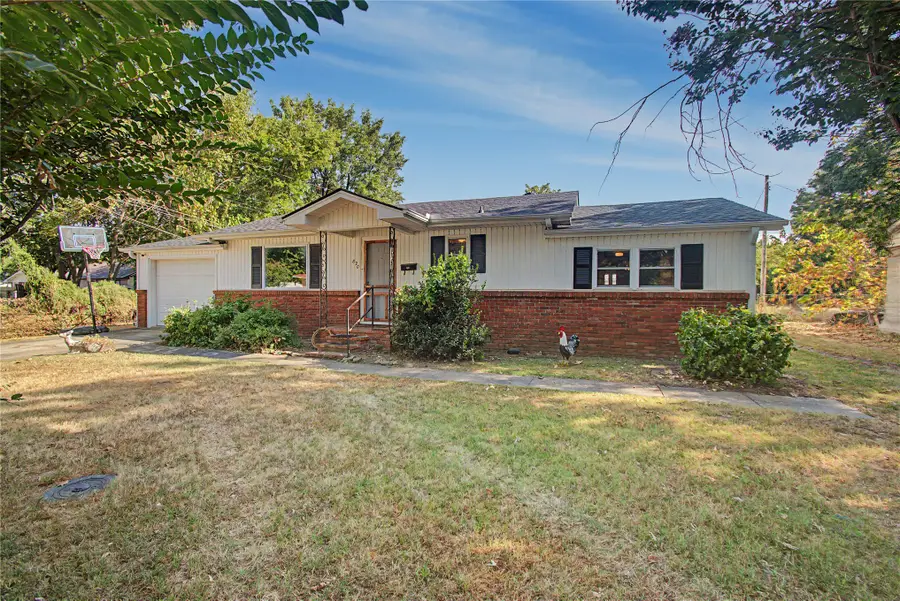 820 W Jefferson Avenue, Checotah, OK 74426 - #2