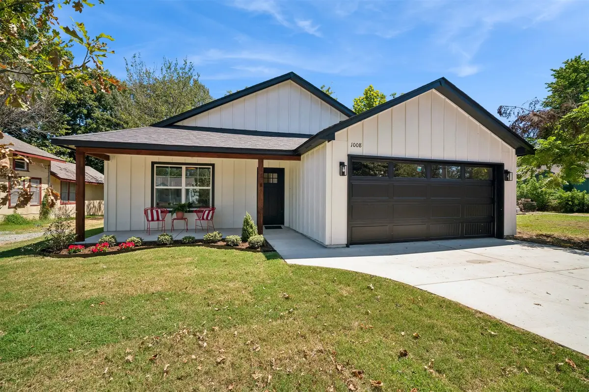 1008 N Sioux Avenue, Claremore, OK 74017 - #1