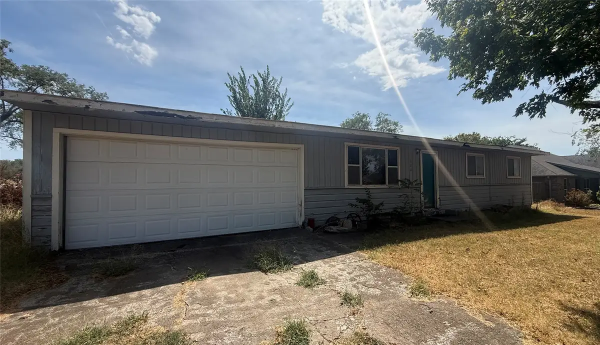 320 S Maple Street, Chelsea, OK 74016 - #1