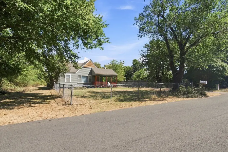 919 W North Avenue, Checotah, OK 74426 - #2