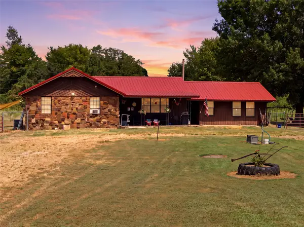 447403 E 1058 Road, Vian, OK 74962