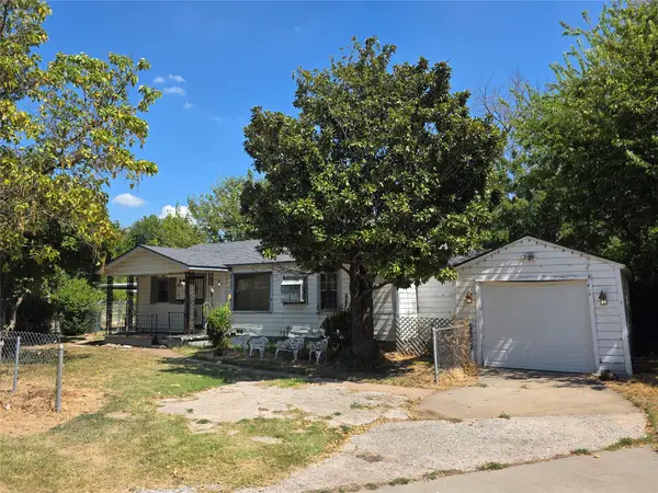 2423 N Xanthus Avenue, Tulsa, OK 74110