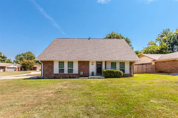 2105 S Hickory Avenue, Broken Arrow, OK 74012