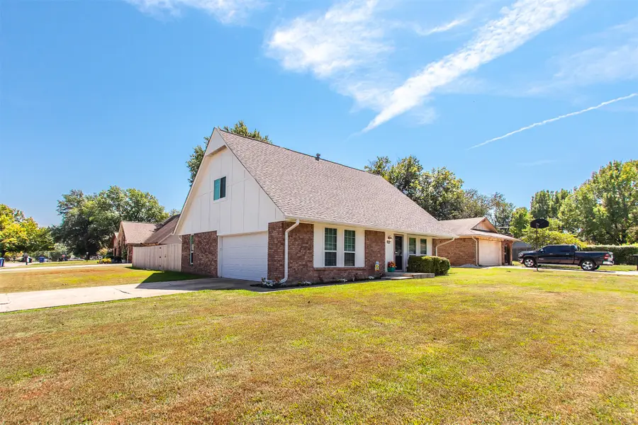 2105 S Hickory Avenue, Broken Arrow, OK 74012 - #2