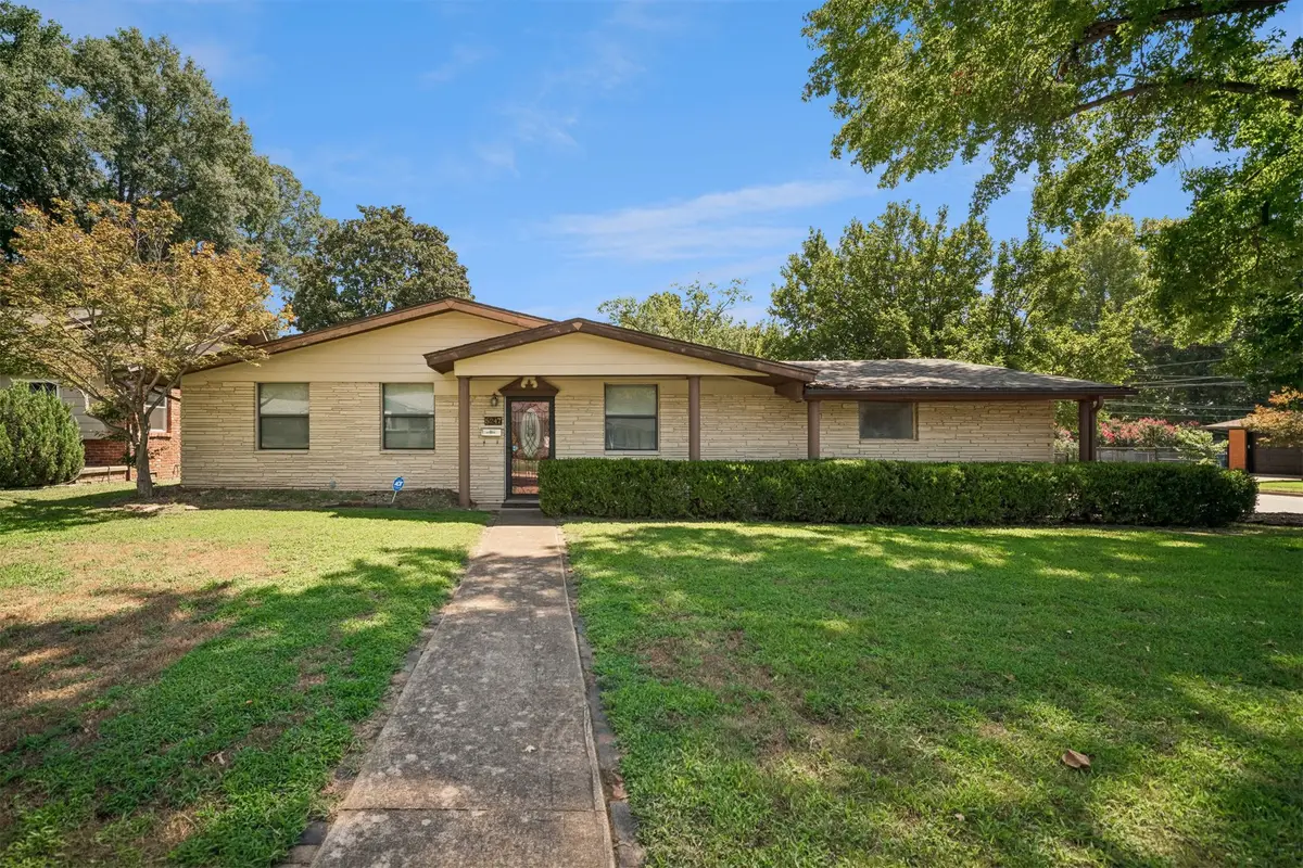 5247 S Columbia Avenue, Tulsa, OK 74105 - #1