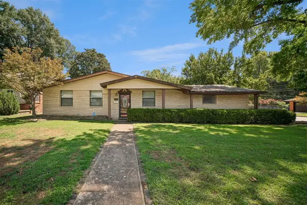 5247 S Columbia Avenue, Tulsa, OK 74105