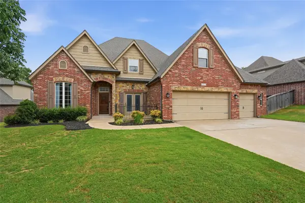 8210 S 14th Place, Broken Arrow, OK 74011