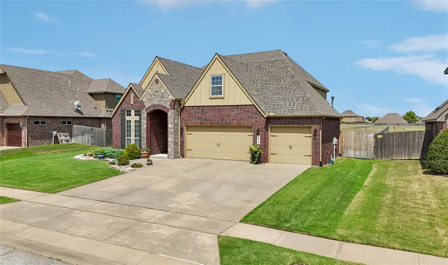 4400 W Oakridge Street, Broken Arrow, OK 74012 - #2