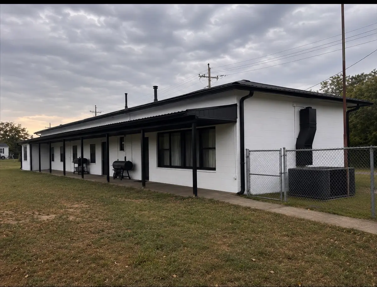 618 E Choctaw Avenue, Nowata, OK 74048 - #1