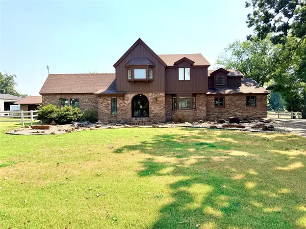 405 Pryor Avenue, Pocola, OK 74902