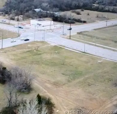 2401 E Apache Street, Tulsa, OK 74110