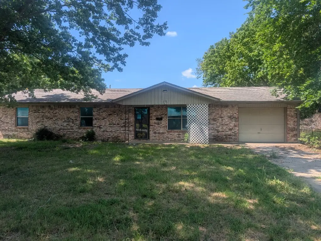 505 W Creek Drive, Okmulgee, OK 74447 - #1