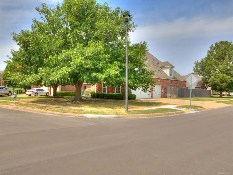 3220 N Oak Avenue, Broken Arrow, OK 74012 - #2