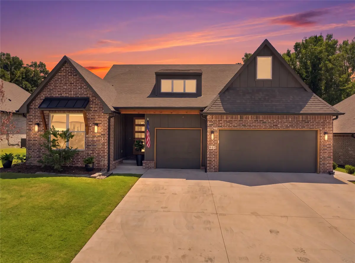 807 E Jacksonville Street, Broken Arrow, OK 74012 - #1