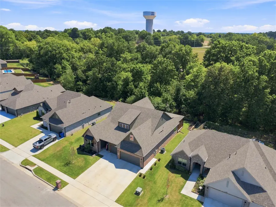 807 E Jacksonville Street, Broken Arrow, OK 74012 - #3