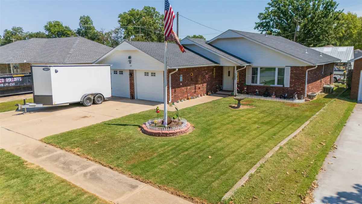 105 S Rowe Street, Pryor, OK 74361 - #1