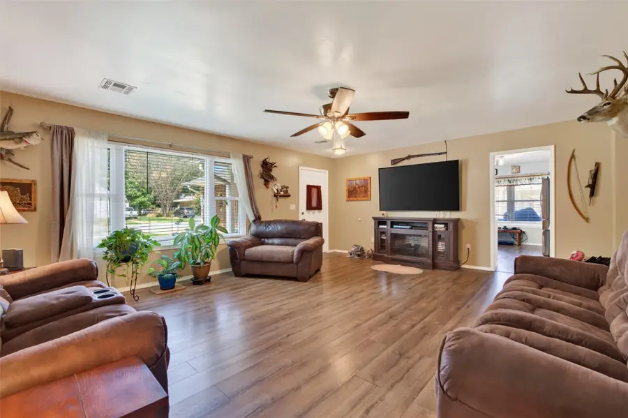 105 S Rowe Street, Pryor, OK 74361 - #3