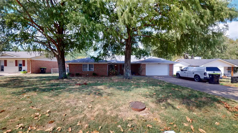517 Webb Avenue, Ada, OK 74820 - #2