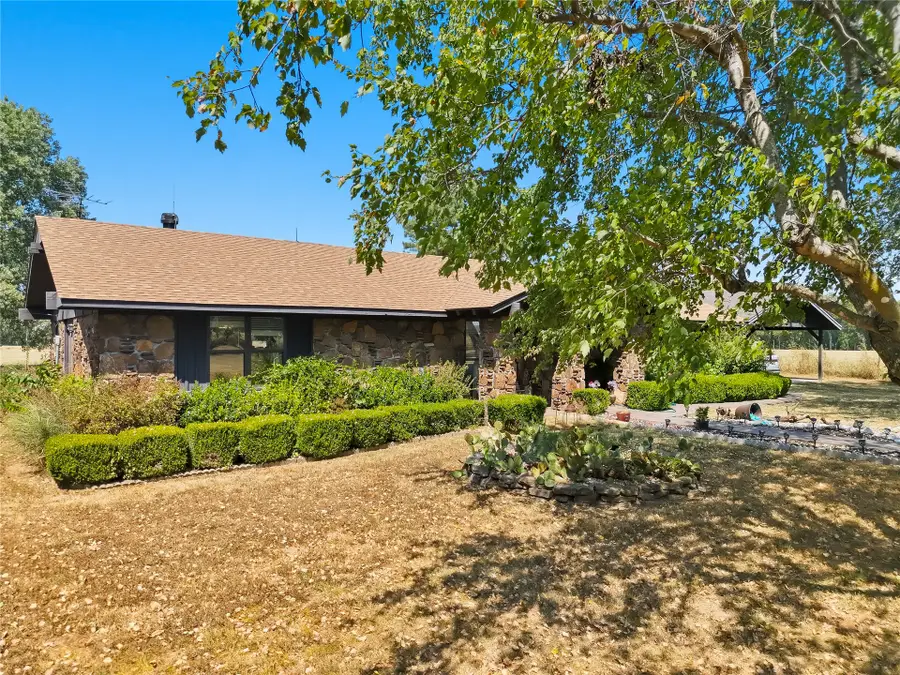 469833 E 740 Road, Stilwell, OK 74960 - #2