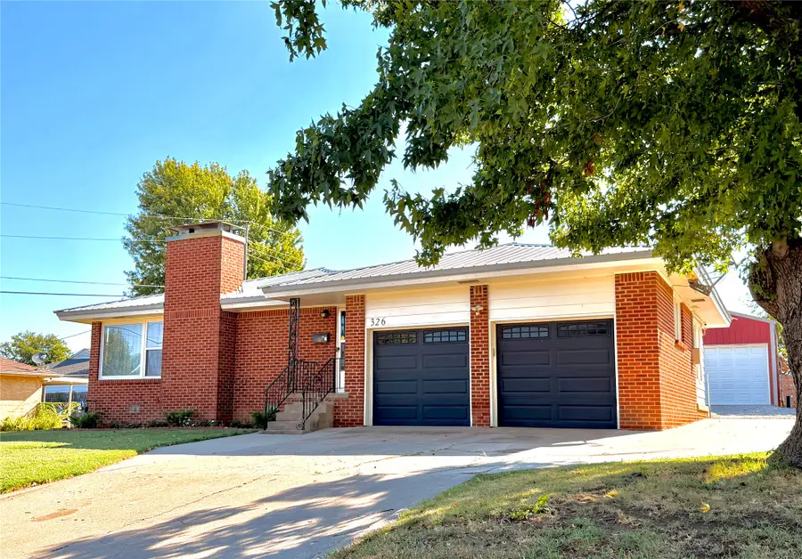 326 Boston Avenue, Bartlesville, OK 74006 - #2