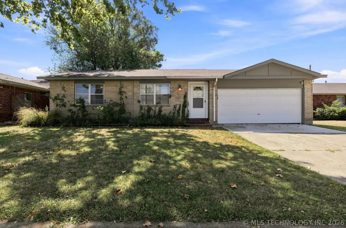 1929 W Vandalia Street, Broken Arrow, OK 74012 - #1