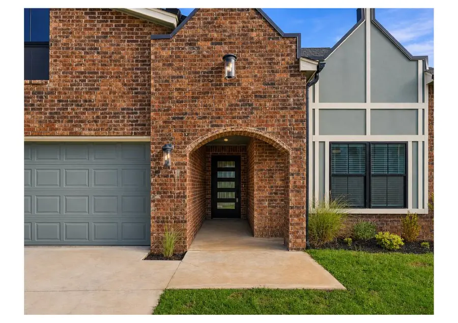 213 W Broadway Street, Owasso, OK 74055 - #3