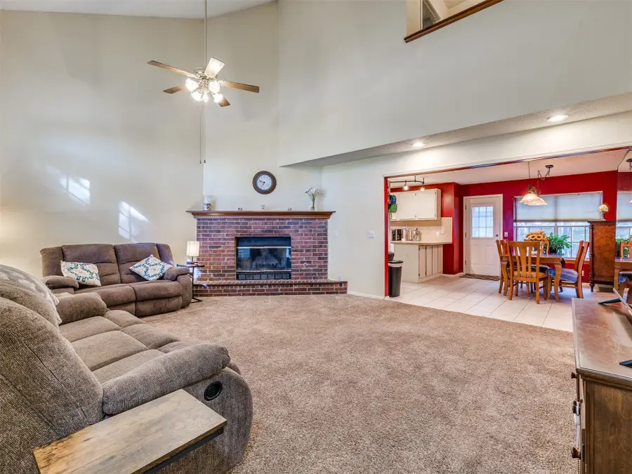 1202 W Los Angeles Circle, Broken Arrow, OK 74011 - #3