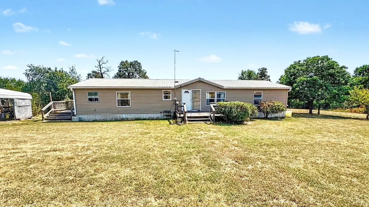 473296 E 825 Road, Stilwell, OK 74960 - #1