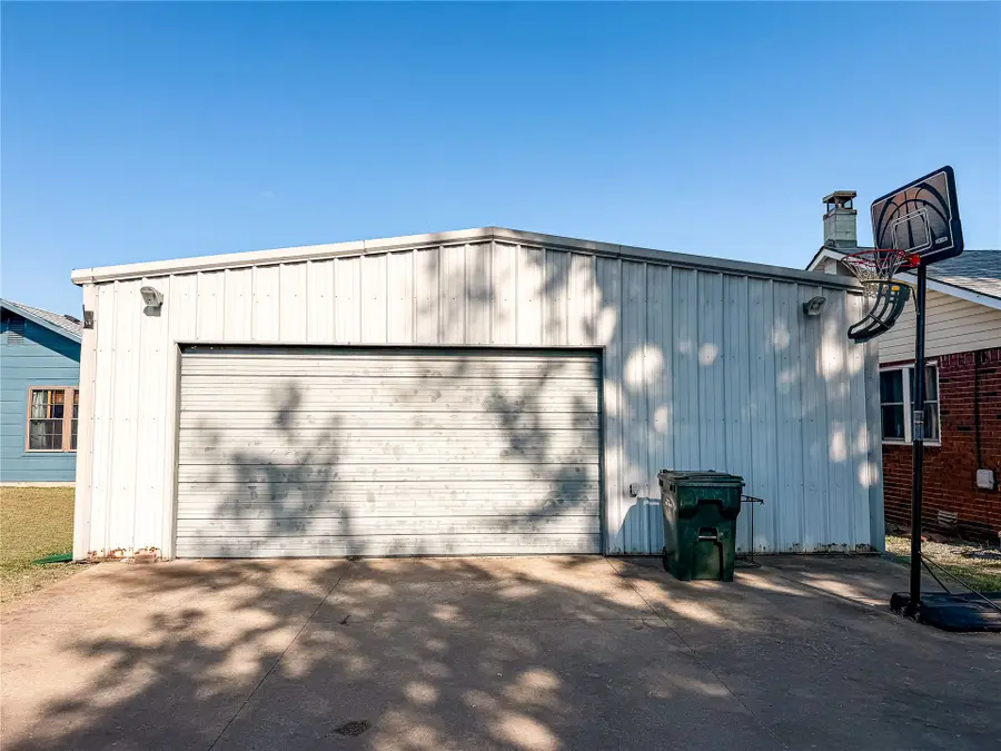 208 S Willey Street, Fort Gibson, OK 74434 - #3