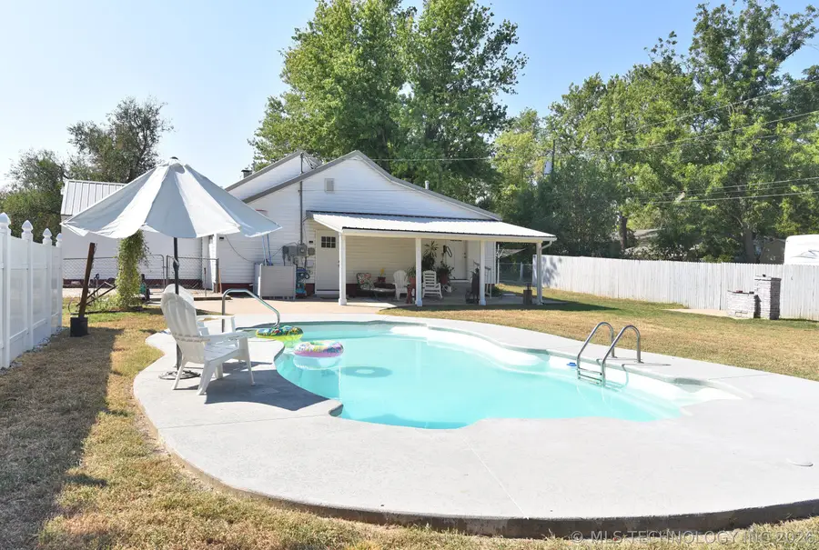 530 S 19th Street, Collinsville, OK 74021 - #2
