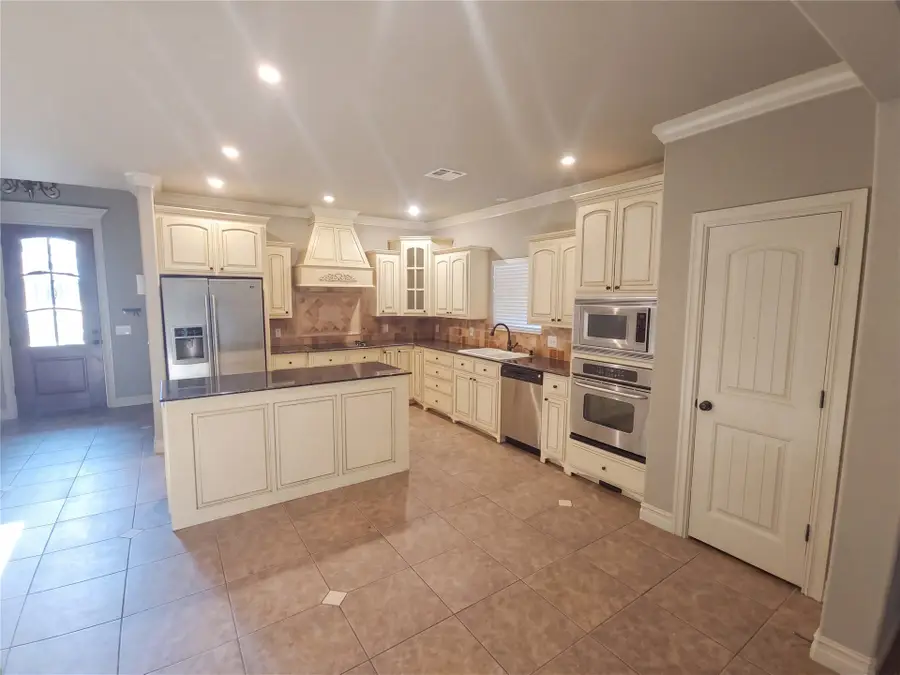 3908 N Pine Avenue, Broken Arrow, OK 74012 - #2