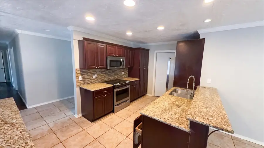 1409 S Walnut Avenue, Broken Arrow, OK 74012 - #2
