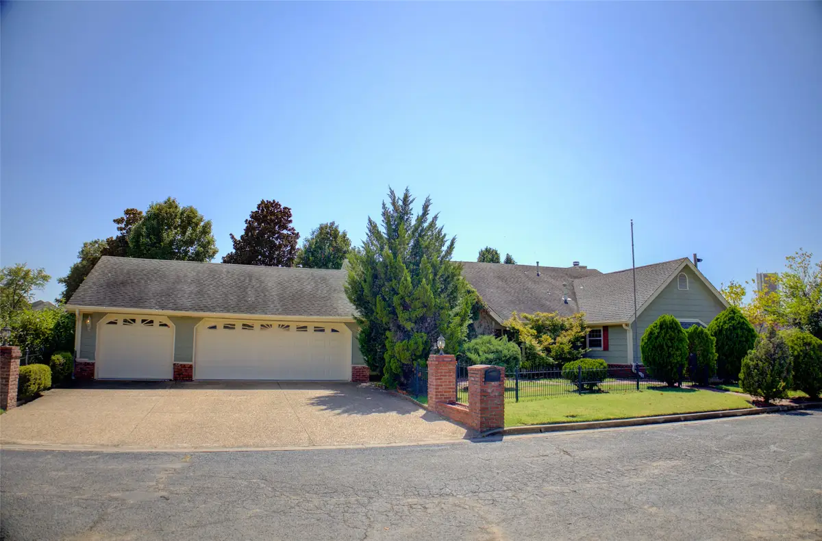 8110 Jamestown Avenue, Tulsa, OK 74137 - #1