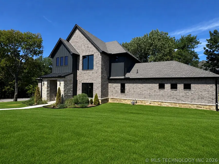 1937 S Surrey Court, Bartlesville, OK 74006 - #3
