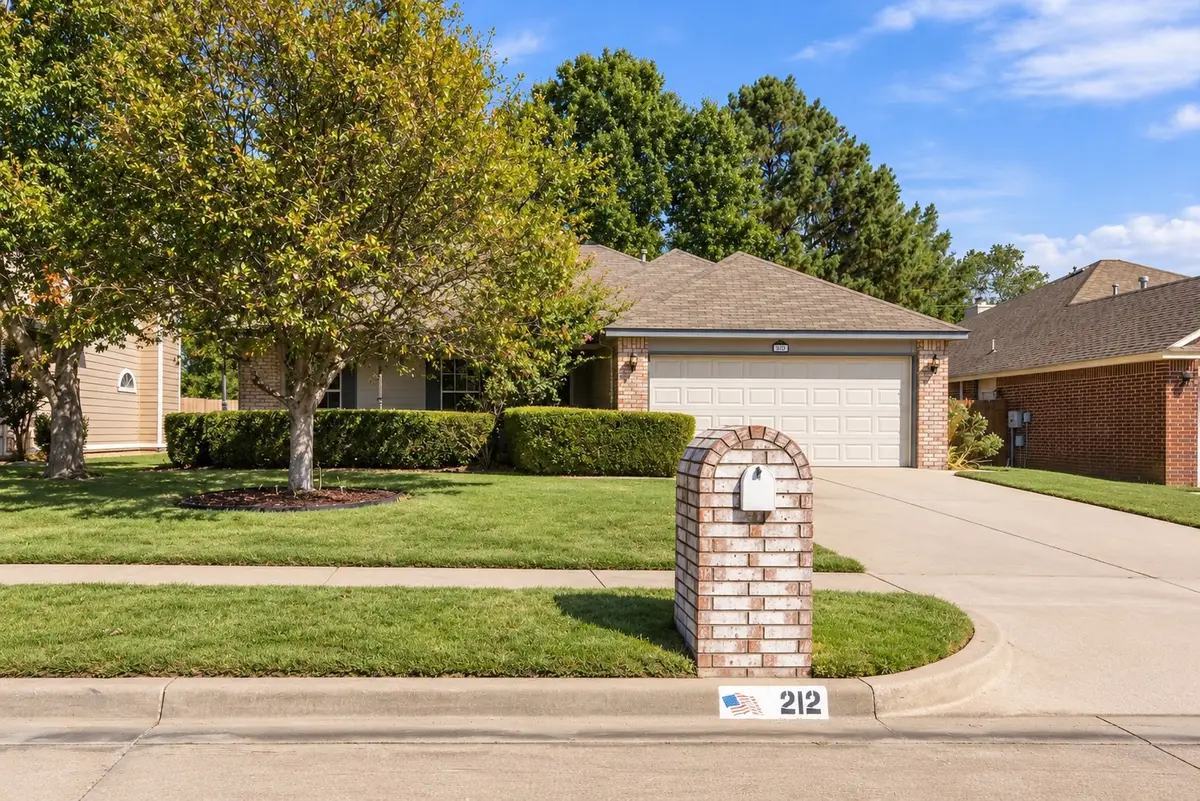 212 E Kansas Street, Broken Arrow, OK 74012 - #1
