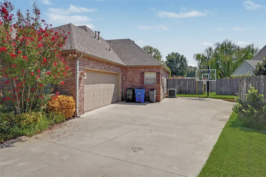 7136 E 82nd Street, Tulsa, OK 74133 - #3