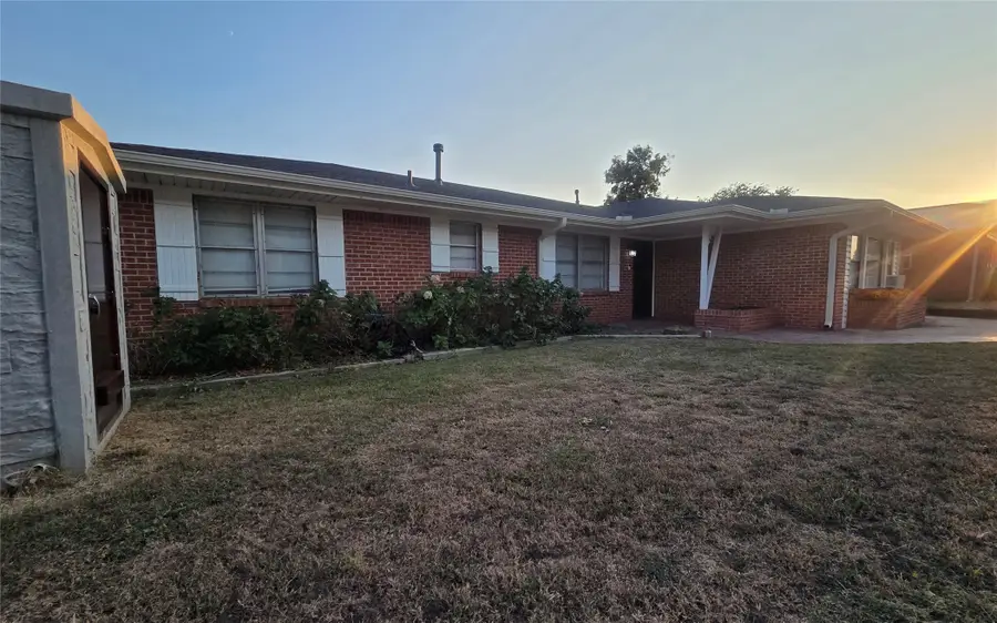 1917 E 11 Street, Ada, OK 74820 - #3