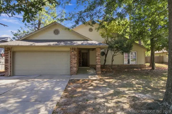 3903 S Walnut Place, Broken Arrow, OK 74011