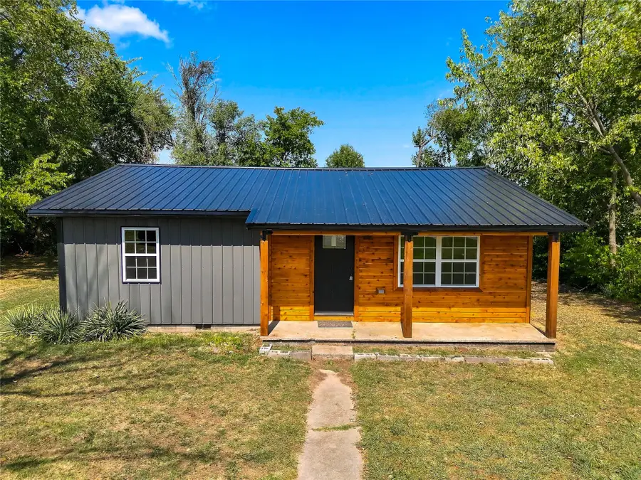 423 W Locust, Stilwell, OK 74960 - #3
