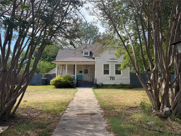 711 NW D Street, Ardmore, OK 73401