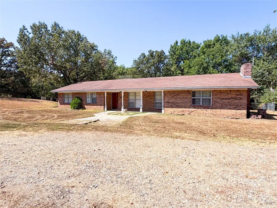 1372 N 4220 Road, Hugo, OK 74743 - #2