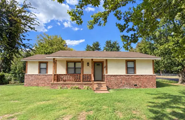 809 E Boone, Tahlequah, OK 74464