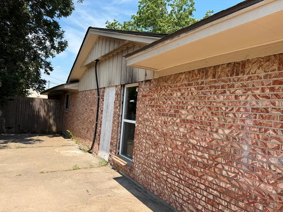 8809 E 2nd Street, Tulsa, OK 74112 - #3