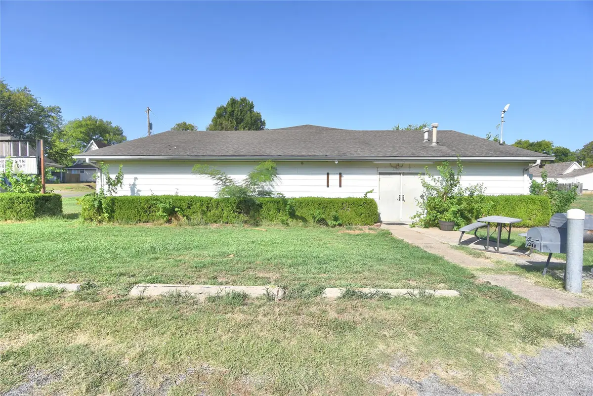 505 NE 3rd Street, Wagoner, OK 74467 - #1