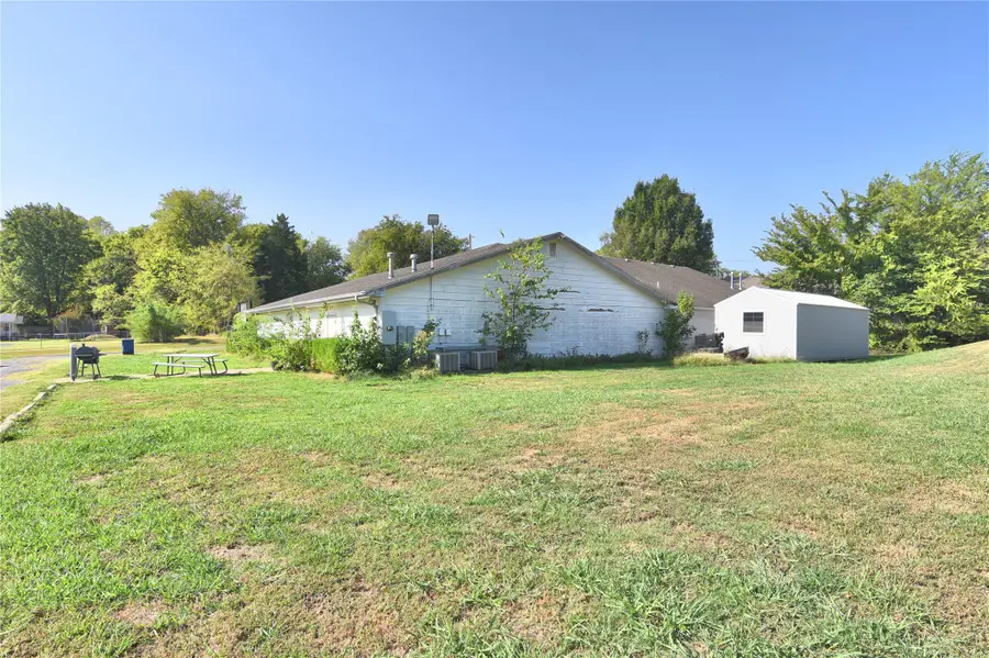 505 NE 3rd Street, Wagoner, OK 74467 - #2
