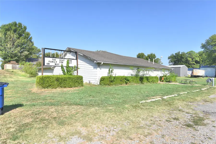 505 NE 3rd Street, Wagoner, OK 74467 - #3