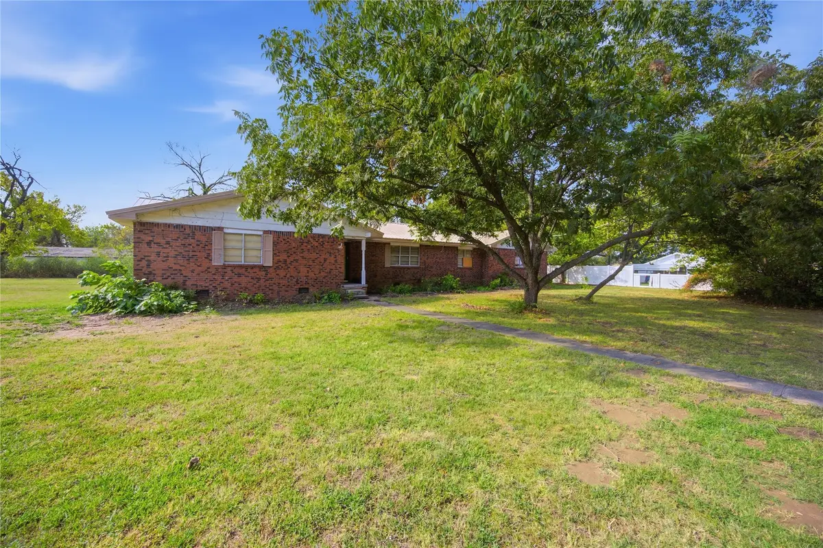 120 J C Watts, Eufaula, OK 74432 - #1