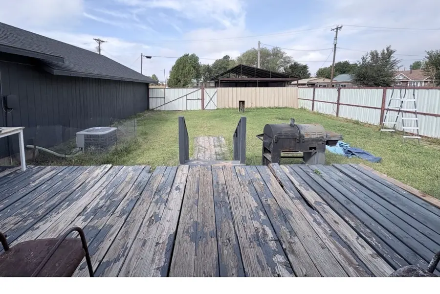 923 E Avenue, Beaver, OK 72631 - #2