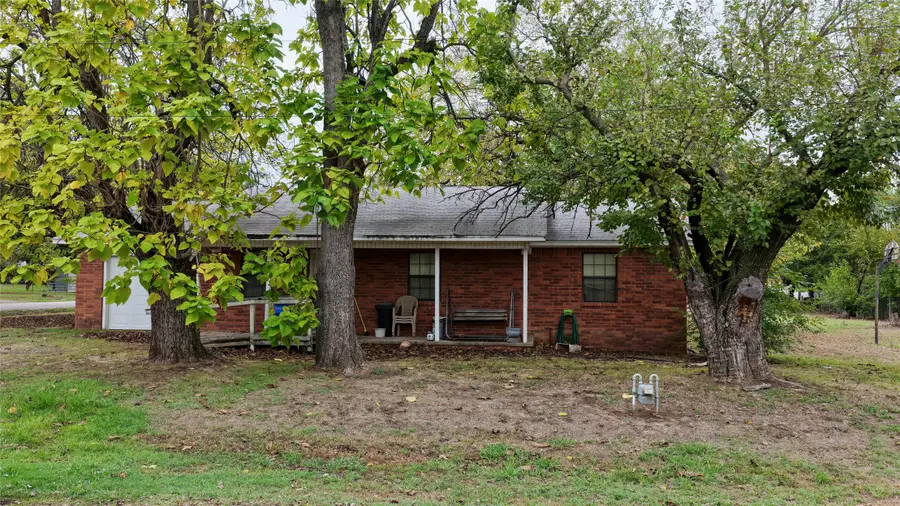 602 NW 4th Street, Checotah, OK 74426 - #2
