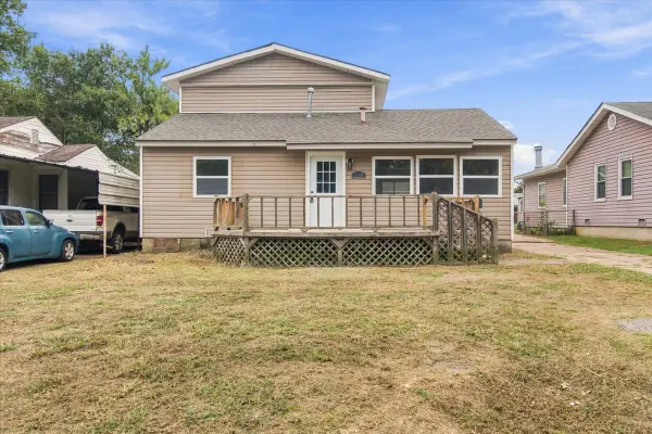 3706 W 42nd Place, Tulsa, OK 74107